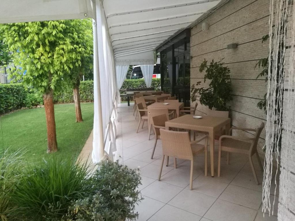 Hotel Crystal Marina di Pietrasanta Exterior foto
